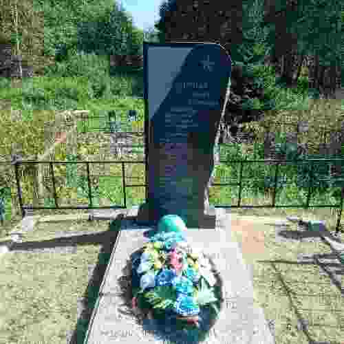 Братская могила советских воинов, умерших от ран в годы Великой Отечественной войны (1942 г.)